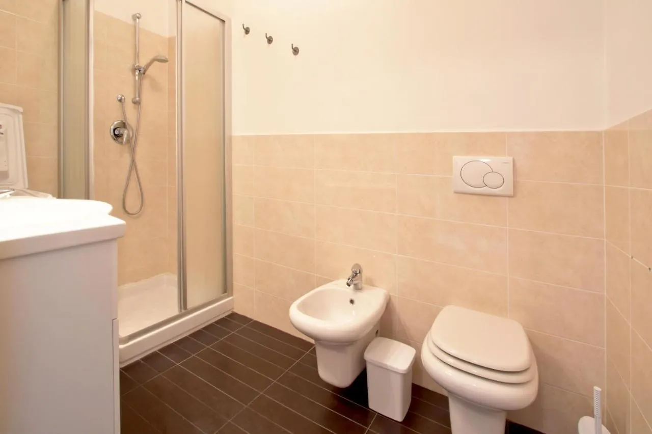 Benacus Family Apartment - Italian Homing Sirmione 0*,  Italia
