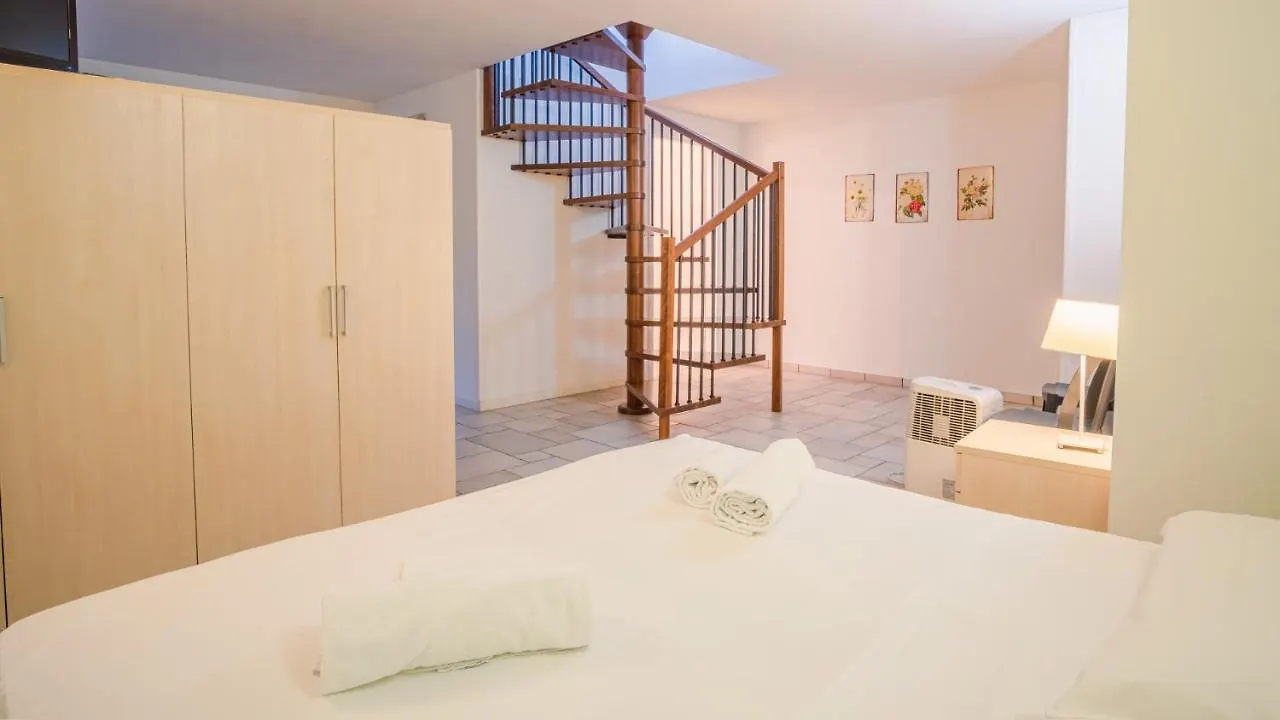 Benacus Family Apartment - Italian Homing Sirmione Casa vacanze